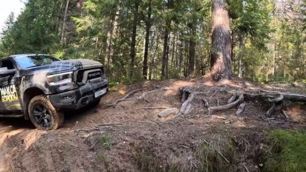 Слишком сложный маршрут для стока! Ram против Tank 300 и Wrangler