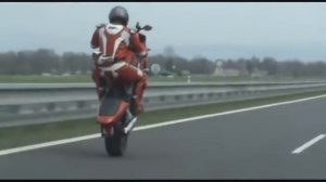 Honda CBR 929 RR на одной волне с мото