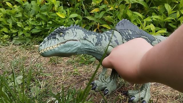 обзор на гиганотозавра от маттел из деревни Giganotosaurus Mattel
