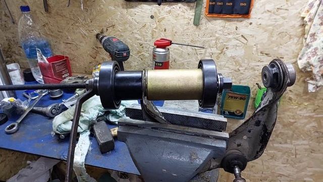 Замена передних рычагов, замена стоек,замена сайлентблоков и шаровых в верхних рычагах на Мазде 6gg. смотреть онлайн