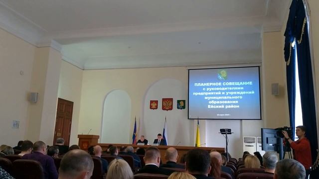 Юрий Келембет, глава МО Ейский район. О сборе ТБО смотреть онлайн