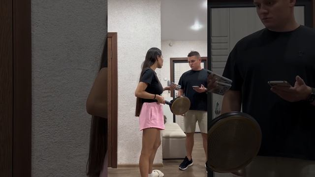 Всем женщинам нужны только деньги? #klykovshorts #семья #юмор #продюсер #любовь #отношения #прикол смотреть онлайн