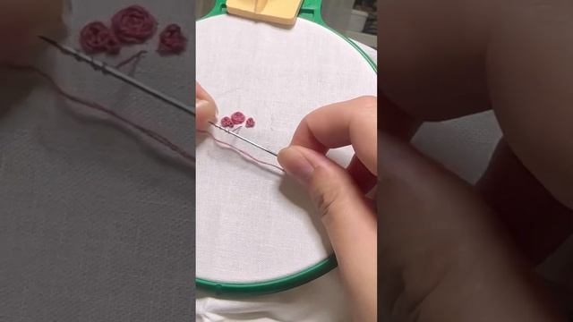 Кулон подвеска с вышитым букетом роз в винтажном стиле мастер класс смотреть онлайн