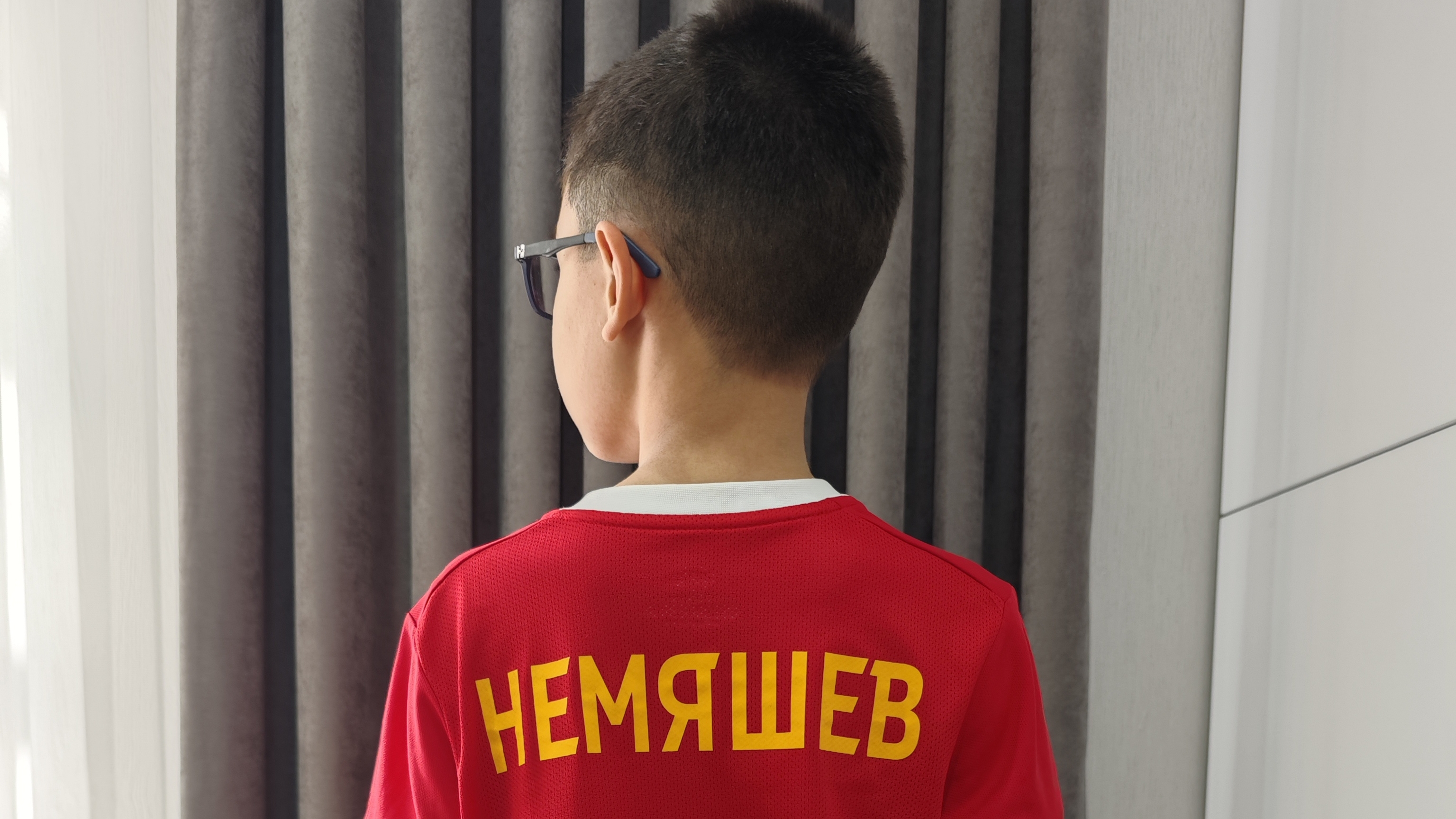 Артём на тренировке по футболу смотреть онлайн