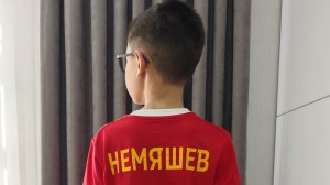 Артём на тренировке по футболу