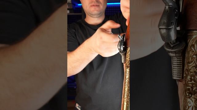 Макет пистолет кремневый, латунь (Италия, XVIII век) DE-1104-L смотреть онлайн