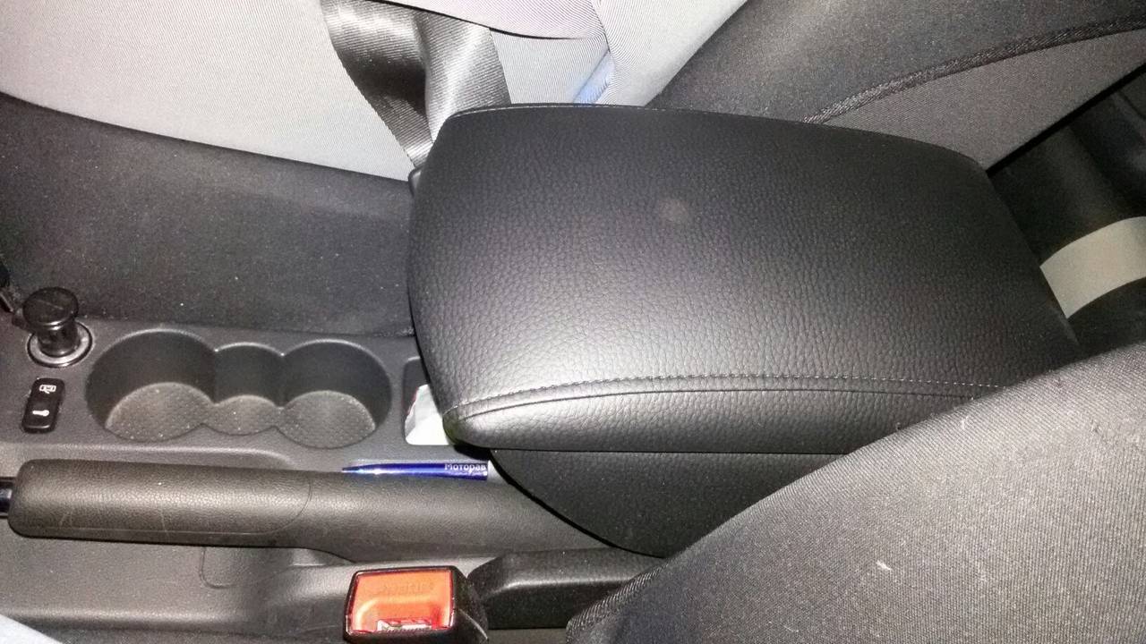 Подлокотник Skoda Oktavia A5  Шкода Октавия А5