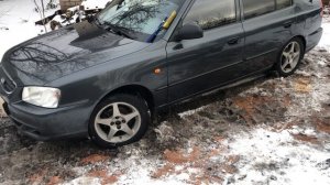 Hyundai Accent на 15 литых дисках от лансера