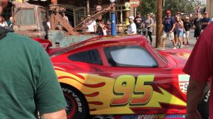 Lightning McQueen & Tow Mater Roll Through Radiator Springs (CarsLand)