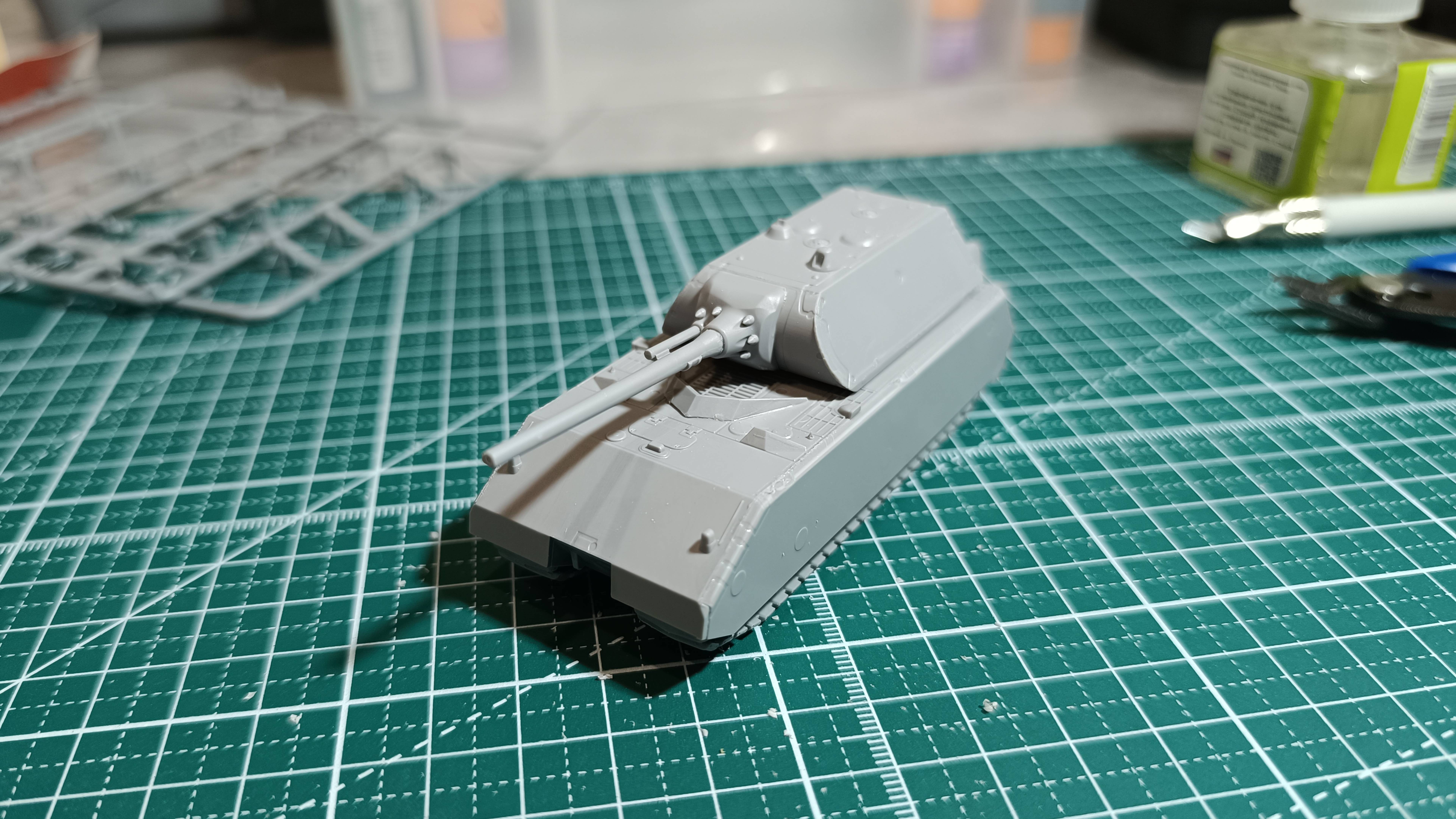 Сборка модели танка Maus в масштабе 1/100 от "Звезды" смотреть онлайн