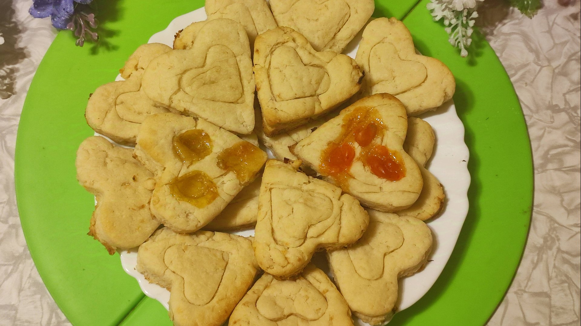 СУПЕР КУХНЯ! Рассыпчатое печенье. Простой видео рецепт сладкой выпечки. Быстро, прото и красиво. смотреть онлайн