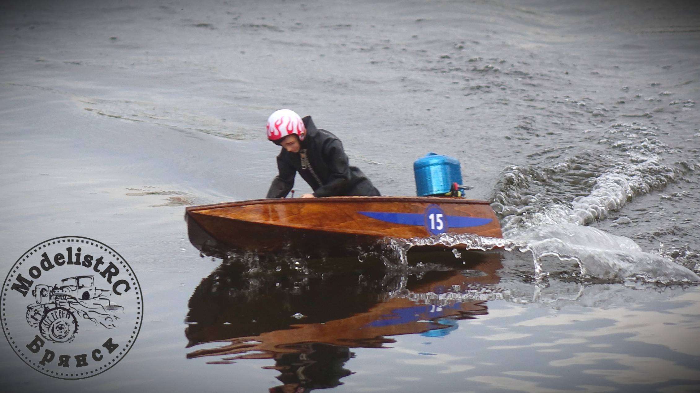 Модель радиоуправляемого катера глиссера BOBBER от ModelistRC #гонкаджентельменов
