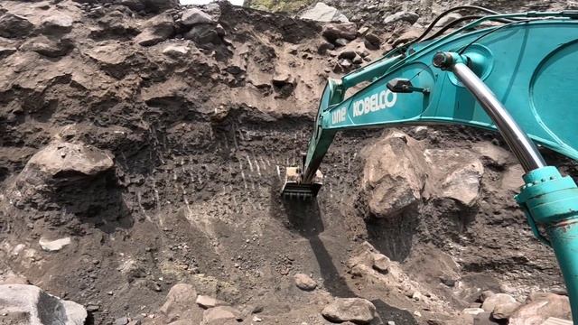 Строительство, экскаватор уронили камни смотреть онлайн