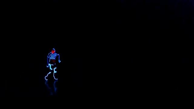 Vacuum Stalkers - Iron Man (Tron Suit dance) смотреть онлайн