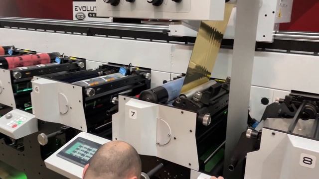 Mark Andy Evolution Series E3 - Setup and Printing on Clear Substrate смотреть онлайн