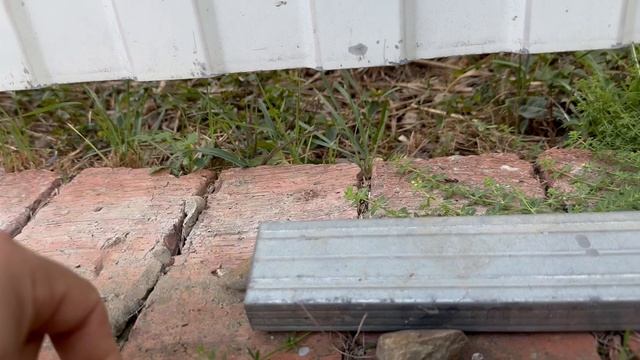 Как сделать дешевый и надежный фундамент для теплицы смотреть онлайн