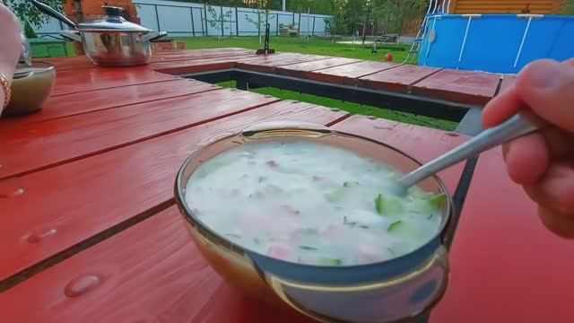 Холодная окрошка спасает от жары и не только) смотреть онлайн