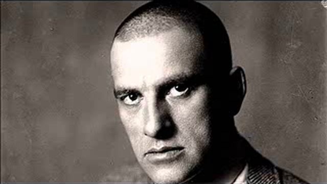 Владимир Маяковский читает свои стихи. смотреть онлайн