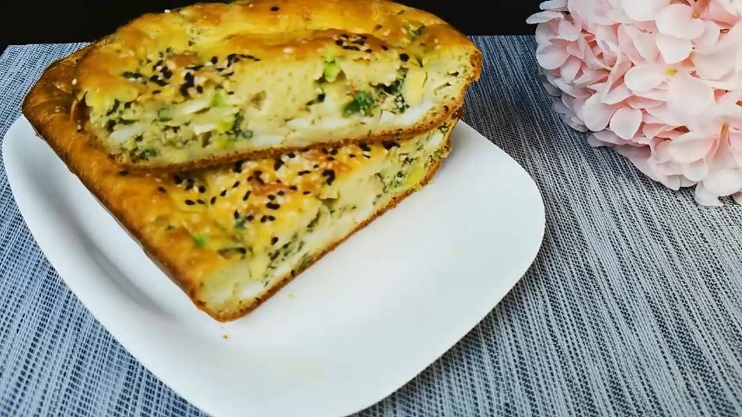 Заливной пирог с луком и яйцом.Вкусный и простой рецепт,всё перемешал и готово! смотреть онлайн