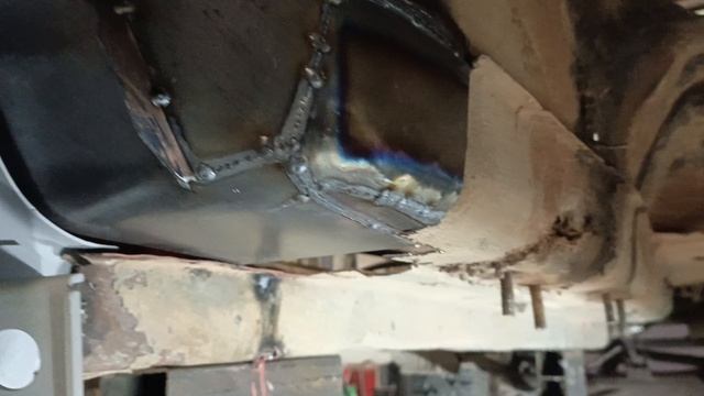 как поменять лонжерон на Ниве