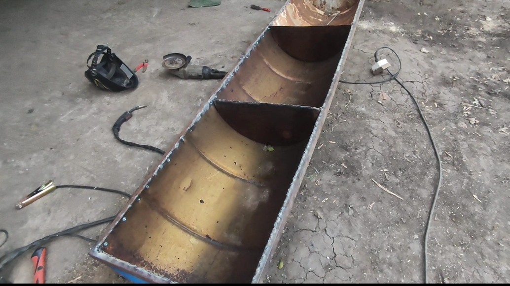 Кормушка из бочки для телят смотреть онлайн