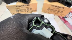 Подделка ( контрафакт ) маслоотделителя VAG 06H103495AJ