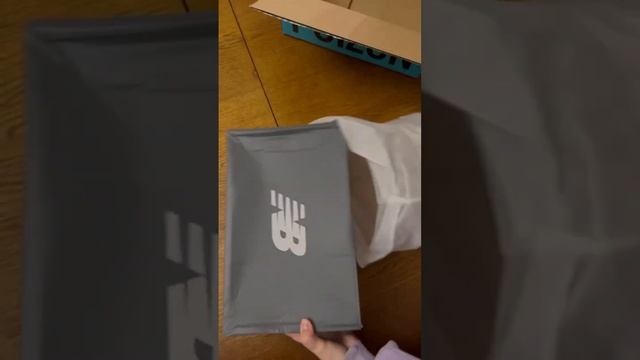 Легендарные New Balance 327 Для заказа переходи в 👉🏽 https://t.me/poizonguru смотреть онлайн