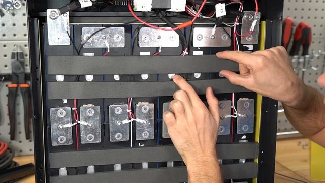 New "Trophy Battery" Lineup: 48V 100Ah/110Ah/220Ah LiFePO4 Server Rack Batteries смотреть онлайн