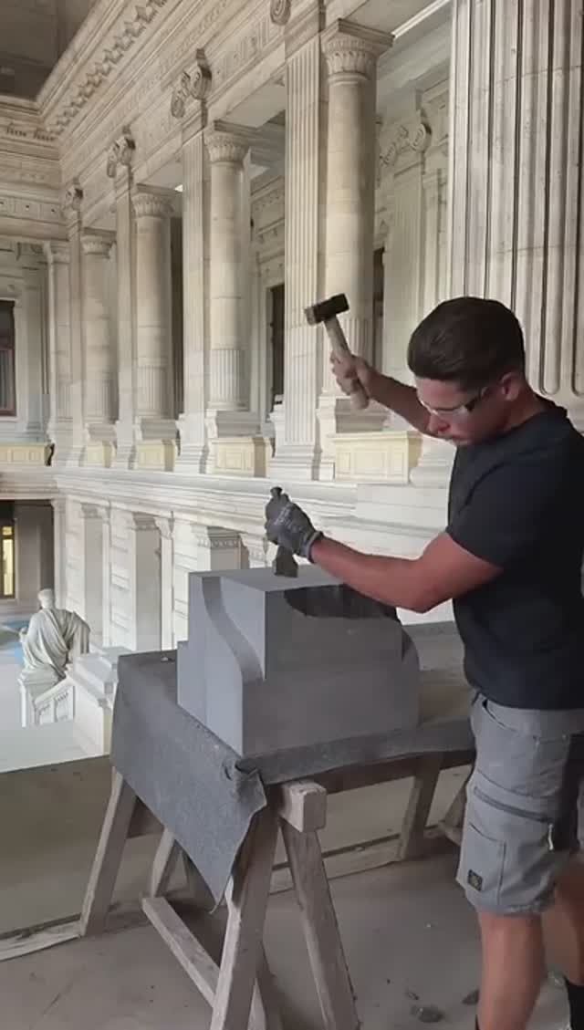 Как вырубить морду льва из камня вручную? Реставрация Кёльнского собора смотреть онлайн