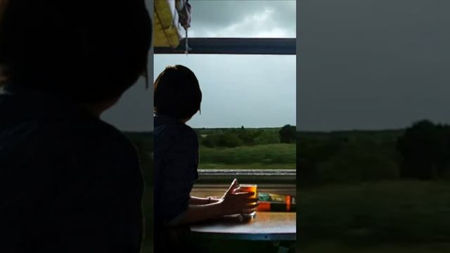 В окне мелькают сёла, перелески. Дмитрий Шлапак смотреть онлайн