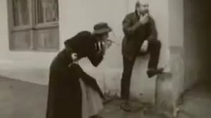 Картонное пальто