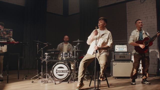 Элвин Грей - Обними, не отпускай (акустическая версия) смотреть онлайн