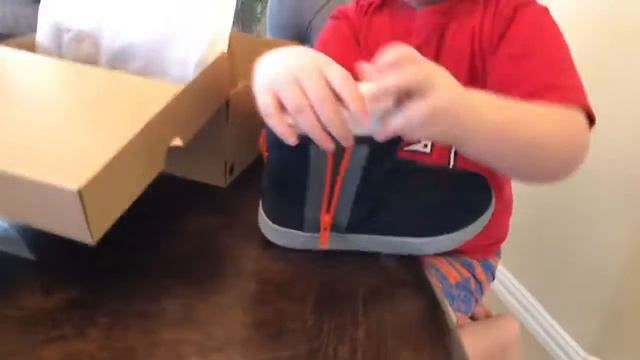 Unboxing/Ben gets some winter time shoes. UGG’S what!!! смотреть онлайн