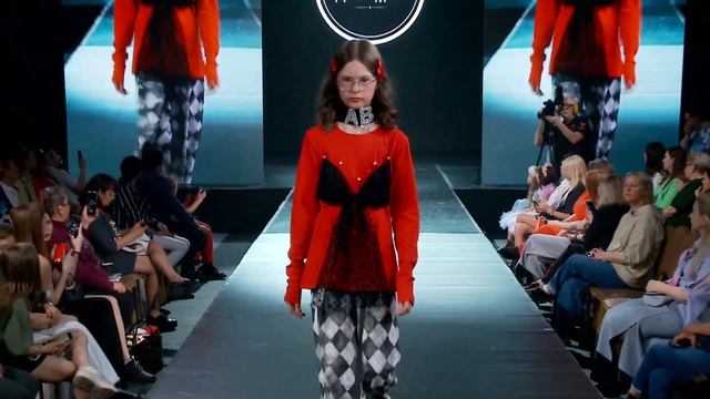 ALICE MUSE. Бренд AILIN BAMBINI. Екатеринбург. Коллекция ELISEN WONDER VAN. НЕДЕЛЯ МОДЫ СИБИРЬ смотреть онлайн
