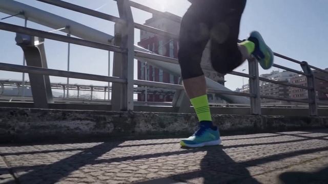 Обзор кроссовок Joma R-5000 сезон 2023 смотреть онлайн