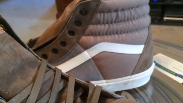 @Vans x DQM General Store Sk8-Hi - Boston Brownstone - 3.29.2015 смотреть онлайн