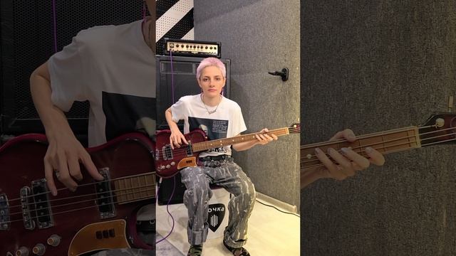 Бас не надо слушать, его надо чувствовать.