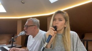 Вера Брежнева и Константин Меладзе - Хорошие Новости [Live Version]