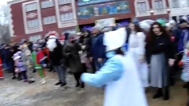 Так зажигали елку накануне Года Крысы... смотреть онлайн