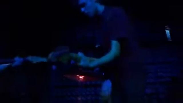 We try but we don't fit in- Day Wave- live at the casbah in San Diego (June 18, 2016) смотреть онлайн