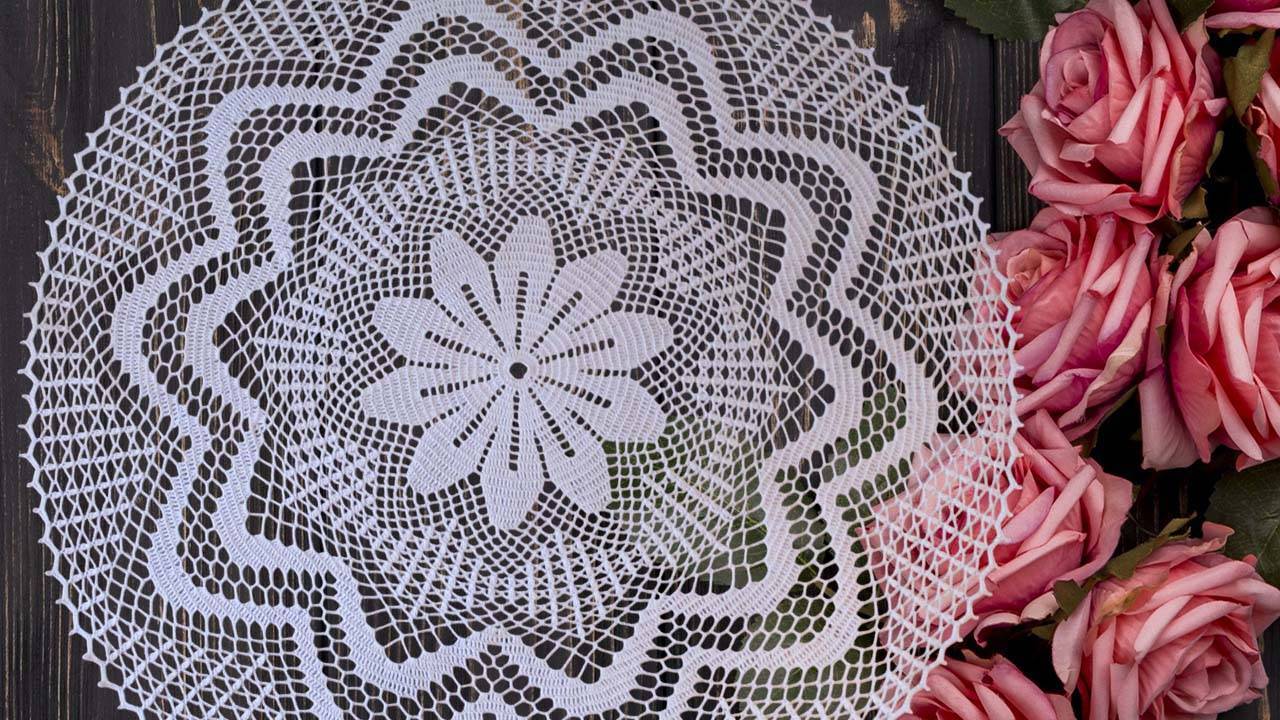 Большая салфетка /скатерть крючком 