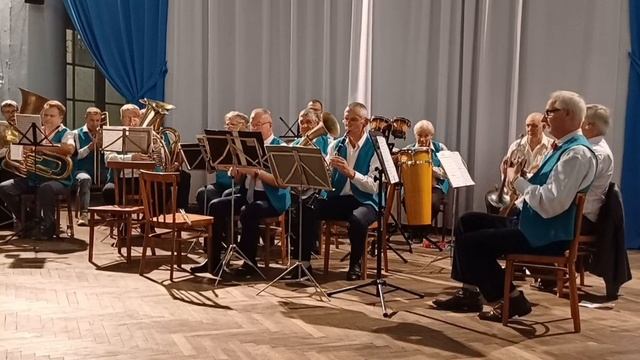 День народного единства. Праздничный концерт духового аркестра СКЦ Приморский. Таганрог. смотреть онлайн