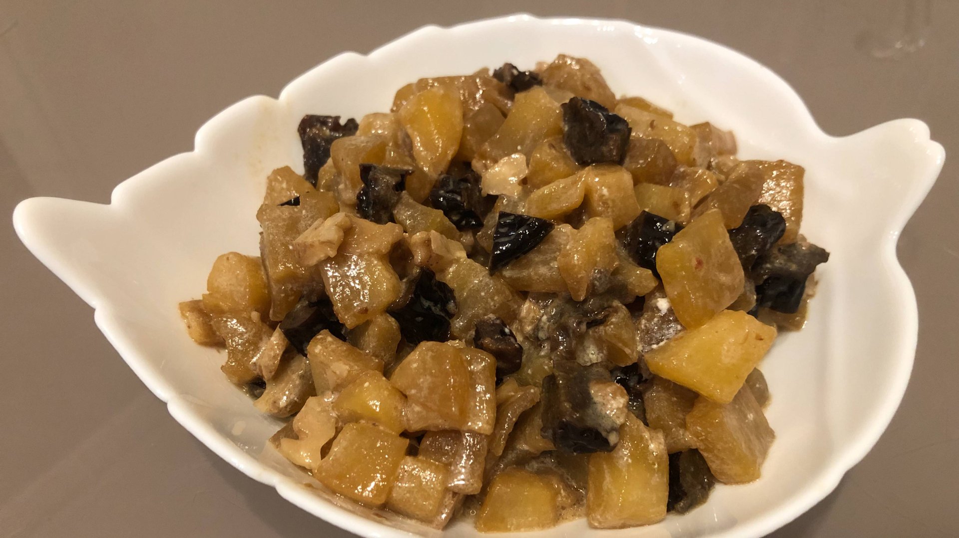 Салат из кабачков с черносливом и грецкими орехами смотреть онлайн