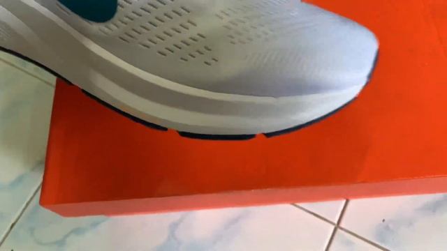 NIKE AIR ZOOM STRUCTURE 24 смотреть онлайн