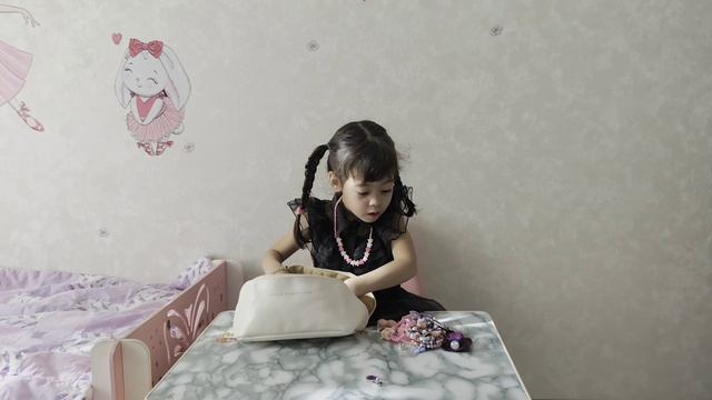 Что у Насти в сумке? смотреть онлайн