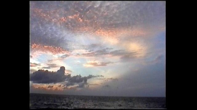 Восход Солнца в Индийском океане у берегов о. Цейлон