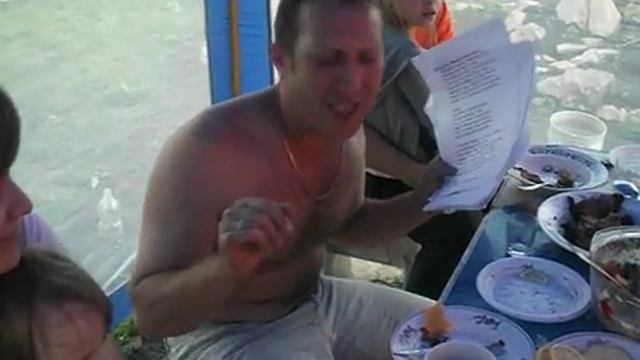 Сапожников поет