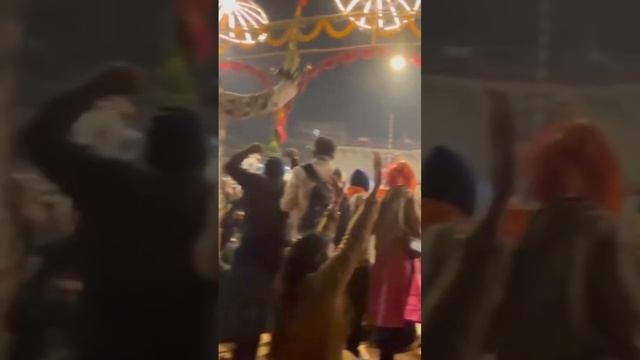 Вечерний ритуал на Ганге #шива #колесосансары #варанаси #ганг #путешествия #индия смотреть онлайн