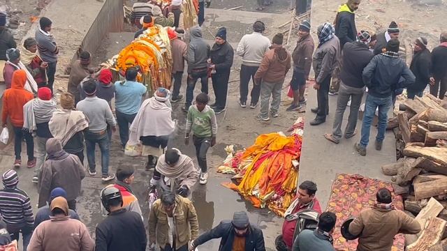 ПОГРЕБАЛЬНЫЕ КОСТРЫ ВАРАНАСИ | самое полное видео кремации на берегу Ганга