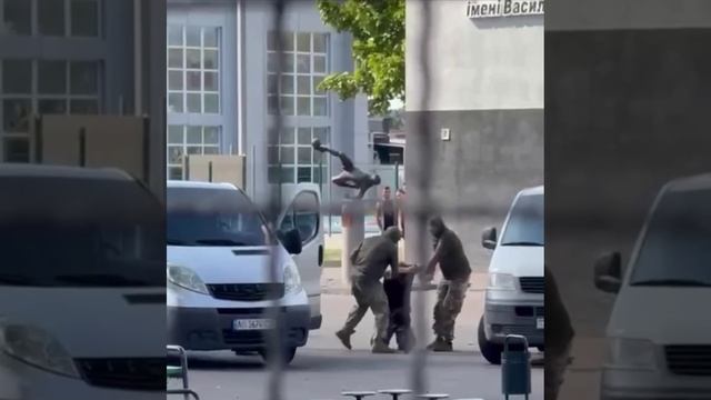 Простых украинцев отправляют на смерть натовские холуи